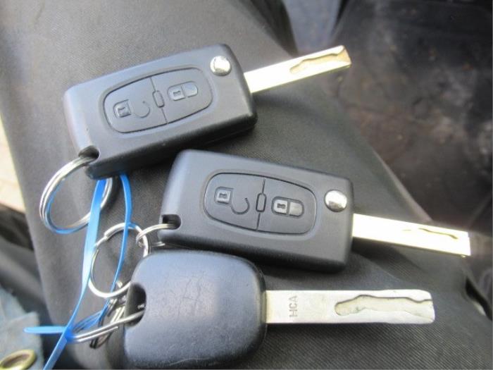 Set of locks from a Peugeot 307 (3A/C/D) 1.4 2002