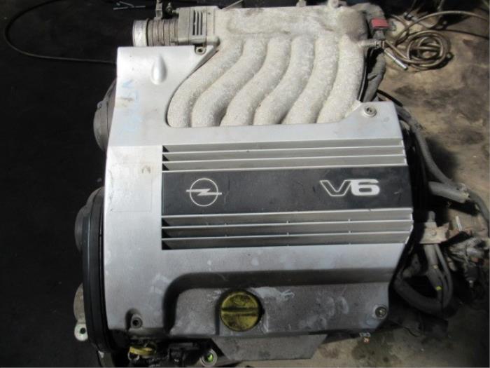 Plaque de protection moteur d'un Opel Calibra 2.5 V6 24V 1994