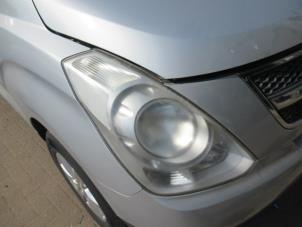 Używane Reflektor lewy Hyundai H-300 2.5 CRDi Cena € 125,00 Procedura marży oferowane przez Boekholt autodemontage B.V