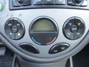 Używane Przelacznik klimatyzacji Ford Focus 1 Wagon 1.6 16V Cena € 35,00 Procedura marży oferowane przez Boekholt autodemontage B.V