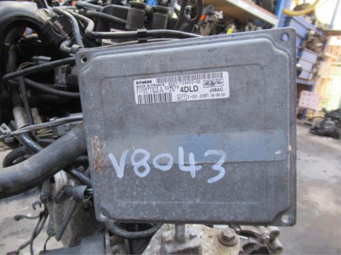 Calculateur moteur d'un Ford Fiesta 5 (JD/JH) 1.4 16V 2006