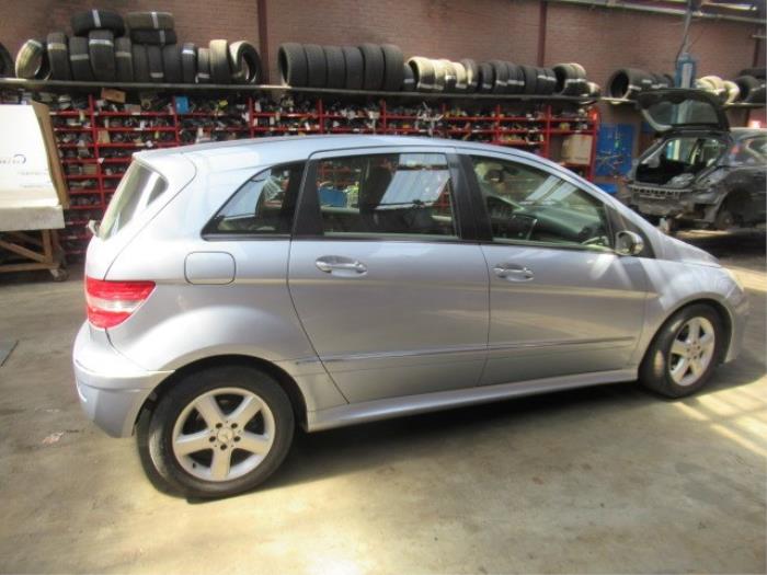 Usados Ventanilla triangular derecha detrás Mercedes B (W245) 1.7 B-170 16V Precio € 50,00 Norma de margen ofrecido por Boekholt autodemontage B.V