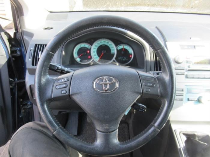 Begagnade Underram Toyota Corolla Verso (R10/11) 2.2 D-4D 16V Pris € 75,00 Marginaltabell erbjuds av Boekholt autodemontage B.V