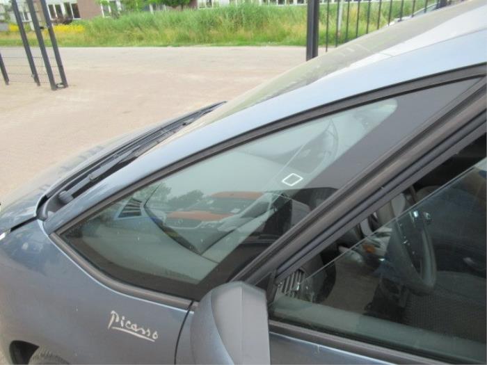 Ventanilla adicional de puerta de 4 puertas izquierda delante de un Citroën C4 Picasso (UD/UE/UF) 1.6 16V VTi 120 2009