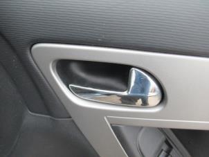 Usagé Poignée de porte avant droite Citroen C4 Picasso (UD/UE/UF) 1.6 16V VTi 120 Prix € 25,00 Règlement à la marge proposé par Boekholt autodemontage B.V