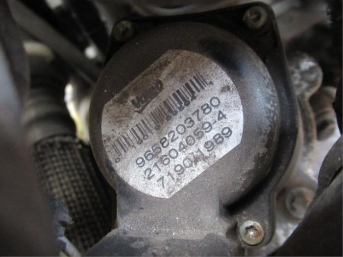 EGR valve from a Citroën C3 (FC/FL/FT) 1.4 HDi 2007