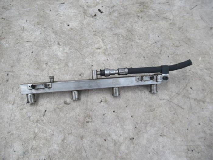 Usagé Système d'injection BMW 3 serie Touring (E46/3) 318i 16V Prix € 20,00 Règlement à la marge proposé par Boekholt autodemontage B.V