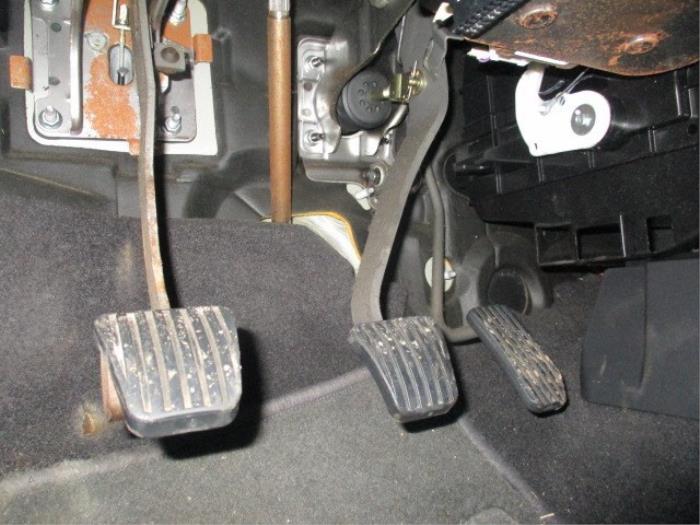 Clutch pedal from a Daewoo Kalos (SF48) 1.2 2007