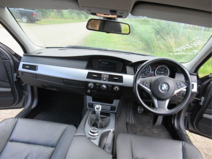 Dashboard from a BMW 5 serie (E60) 520d 16V Edition Fleet 2009