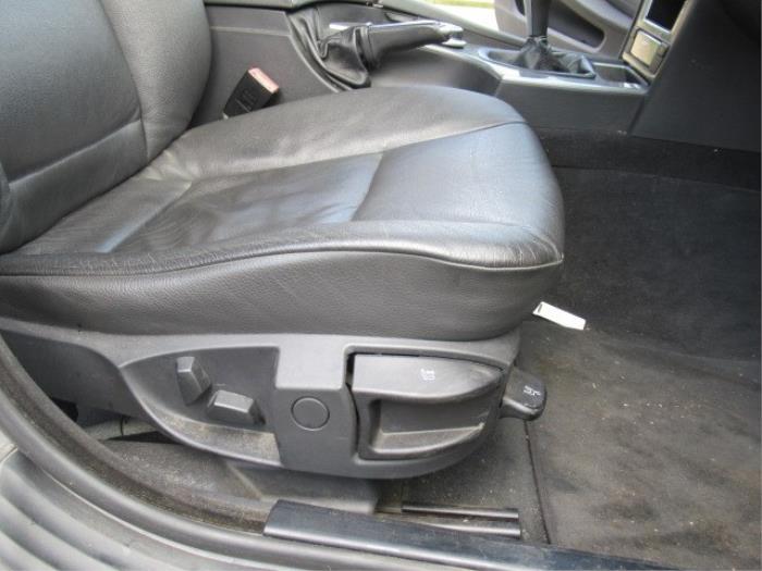 Fotel prawy z BMW 5 serie (E60) 520d 16V Edition Fleet 2009