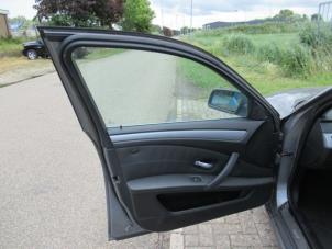 Używane Tapicerka drzwi lewych przednich wersja 4-drzwiowa BMW 5 serie (E60) 520d 16V Edition Fleet Cena € 75,00 Procedura marży oferowane przez Boekholt autodemontage B.V