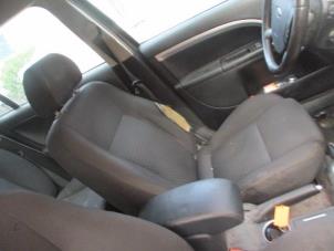 Used Armrest Ford Mondeo III Wagon 2.0 16V Price € 50,00 Margin scheme offered by Boekholt autodemontage B.V