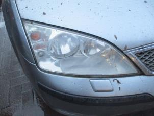 Used Headlight, left Ford Mondeo III Wagon 2.0 16V Price € 50,00 Margin scheme offered by Boekholt autodemontage B.V