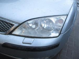 Used Headlight, right Ford Mondeo III Wagon 2.0 16V Price € 50,00 Margin scheme offered by Boekholt autodemontage B.V