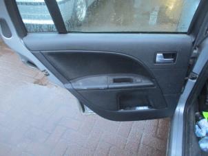 Używane Tapicerka drzwi lewych tylnych wersja 4-drzwiowa Ford Mondeo III Wagon 2.0 16V Cena € 50,00 Procedura marży oferowane przez Boekholt autodemontage B.V