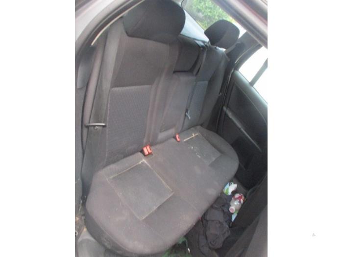 Headrest from a Ford Mondeo III Wagon 2.0 16V 2004