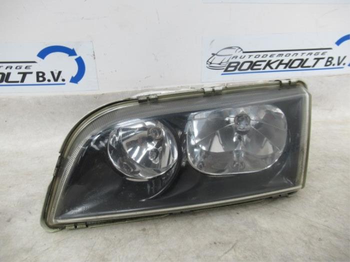 Headlight, left from a Volvo S40 (VS) 1.8 16V 2001