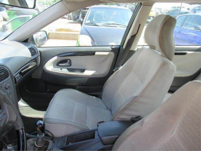 Używane Zaglówek Volvo S40 (VS) 1.8 16V Cena € 25,00 Procedura marży oferowane przez Boekholt autodemontage B.V