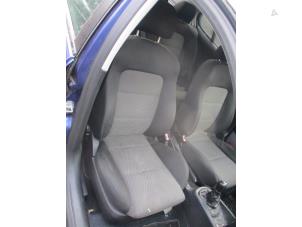 Używane Zaglówek Seat Leon (1M1) 1.6 16V Cena € 25,00 Procedura marży oferowane przez Boekholt autodemontage B.V