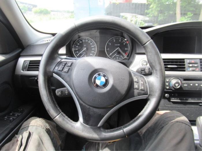 Steering wheel from a BMW 3 serie Touring (E91) 318i 16V 2008