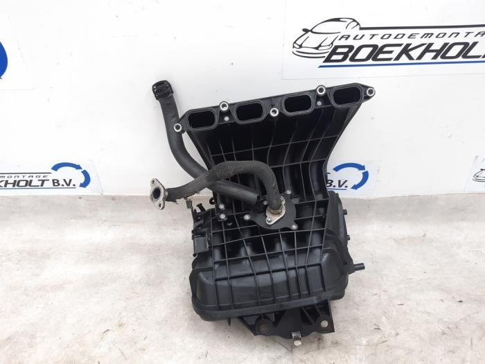 Używane Kolektor dolotowy BMW 3 serie Touring (E91) 318i 16V Cena € 75,00 Procedura marży oferowane przez Boekholt autodemontage B.V