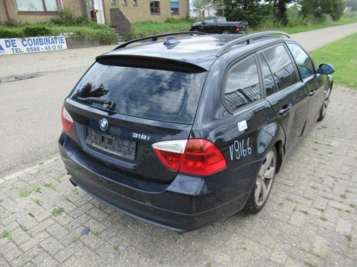 Antena GPS de un BMW 3 serie Touring (E91) 318i 16V 2008