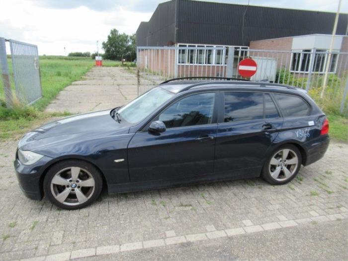 Stoßdämpfer rechts hinten van een BMW 3 serie Touring (E91) 318i 16V 2008