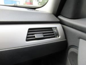 Used Dashboard vent BMW 3 serie Touring (E91) 318i 16V Price € 25,00 Margin scheme offered by Boekholt autodemontage B.V