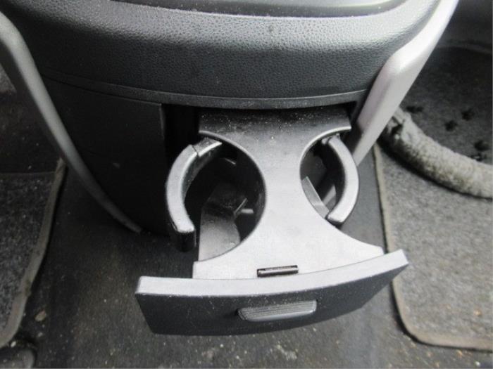 Cup holder from a Hyundai H-300 2.5 CRDi 2009