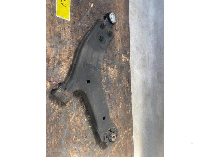 Front wishbone, left from a Hyundai H-300 2.5 CRDi 2009
