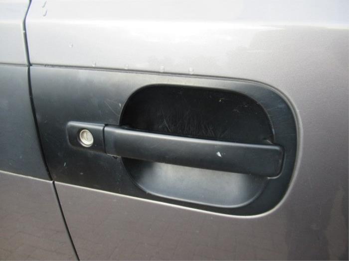Door handle 2-door, right from a Hyundai H-300 2.5 CRDi 2009