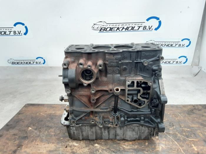 Engine crankcase from a Volkswagen Golf V (1K1) 1.9 TDI 2005