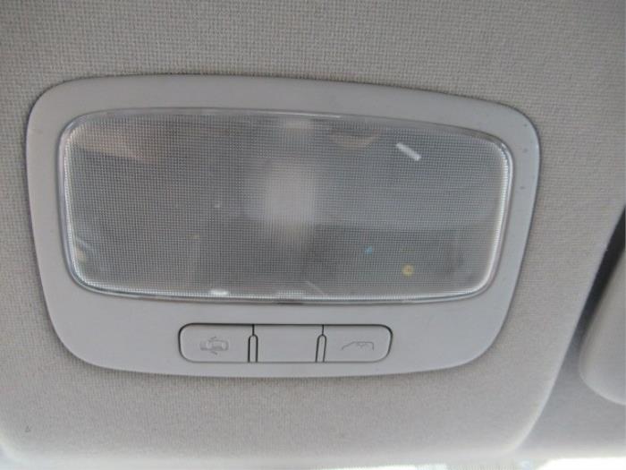Eclairage de plafonnier d'un Hyundai H-300 2.5 CRDi 2009