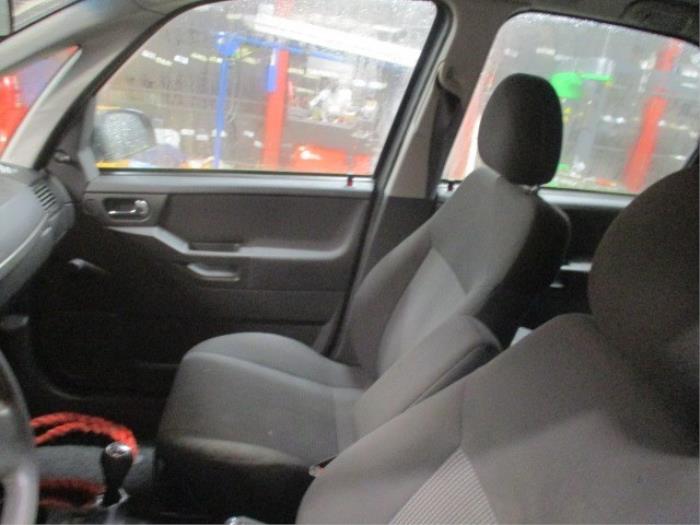 Seat, right from a Opel Meriva 1.6 16V 2006