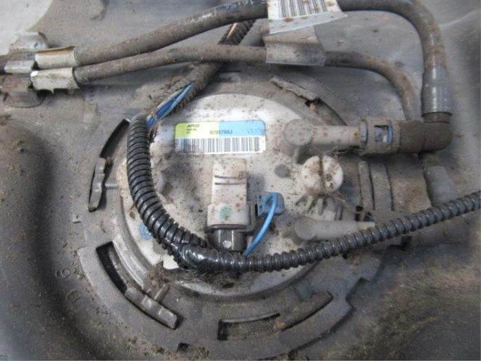 Usagé Pompe essence Cadillac CTS I 3.6 V6 24V Prix € 39,00 Règlement à la marge proposé par Boekholt autodemontage B.V
