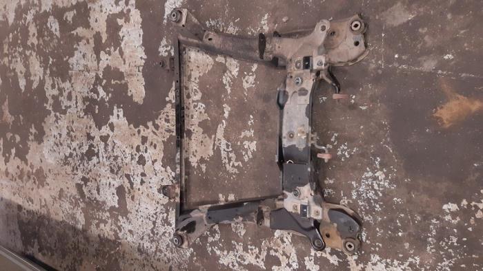 Subframe from a Ford Mondeo III Wagon 1.8 16V 2003