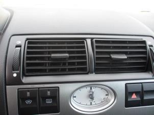 Used Dashboard vent Ford Mondeo III Wagon 1.8 16V Price on request offered by Boekholt autodemontage B.V