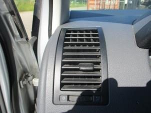 Usados Rejilla de aire de salpicadero Volkswagen Polo IV (9N1/2/3) 1.2 12V Precio de solicitud ofrecido por Boekholt autodemontage B.V
