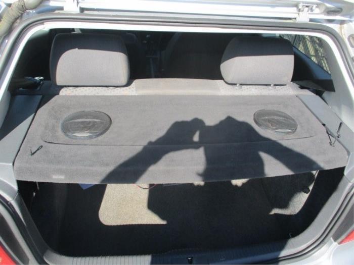Support plage arrière d'un Volkswagen Polo IV (9N1/2/3) 1.2 12V 2002