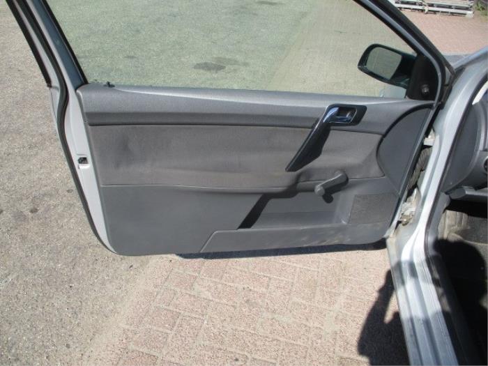 Door trim 2-door, left from a Volkswagen Polo IV (9N1/2/3) 1.2 12V 2002