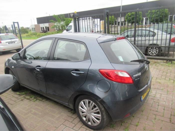 Usagé Radiateur clim Mazda 2 (DE) 1.4 CDVi 16V Prix € 45,00 Règlement à la marge proposé par Boekholt autodemontage B.V