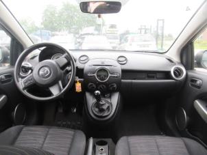 Używane Kierownica Mazda 2 (DE) 1.4 CDVi 16V Cena € 50,00 Procedura marży oferowane przez Boekholt autodemontage B.V