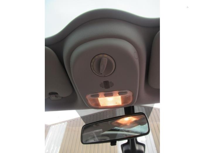 Interior lighting, front from a Peugeot 407 SW (6E) 1.8 16V 2005