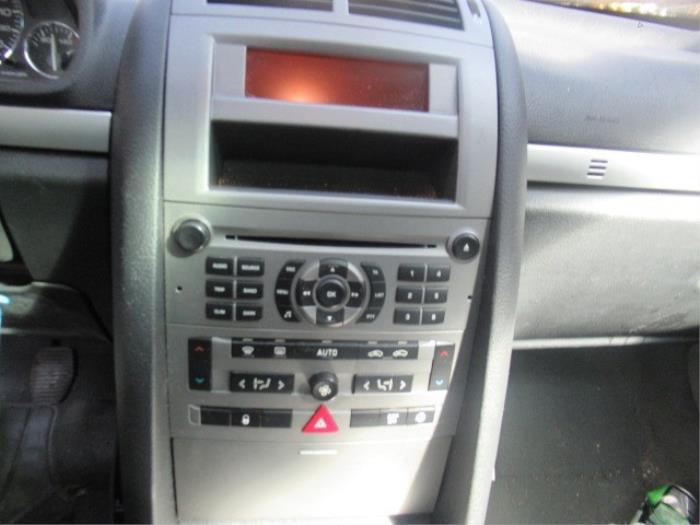 Używane Panel climatronic Peugeot 407 SW (6E) 1.8 16V Cena € 60,00 Procedura marży oferowane przez Boekholt autodemontage B.V