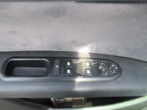 Used Electric window switch Peugeot 407 SW (6E) 1.8 16V Price on request offered by Boekholt autodemontage B.V