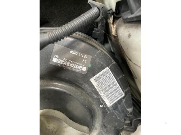 Usagé Servo frein Peugeot 407 SW (6E) 1.8 16V Prix € 50,00 Règlement à la marge proposé par Boekholt autodemontage B.V