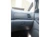 Toyota Previa (R3) 2.0 D-4D 16V Boîte à gants