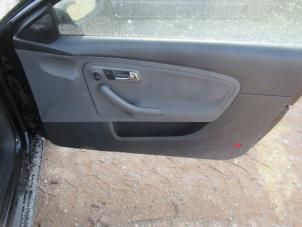 Usagé Revêtement portière 2portes droite Seat Ibiza III (6L1) 1.4 16V 85 Prix € 45,00 Règlement à la marge proposé par Boekholt autodemontage B.V