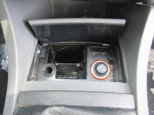 Usagé 12 Volt aansluiting Seat Ibiza III (6L1) 1.4 16V 85 Prix € 25,00 Règlement à la marge proposé par Boekholt autodemontage B.V