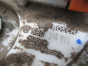 Usados Bomba de gasolina Fiat Punto II (188) 1.4 16V Precio € 40,00 Norma de margen ofrecido por Boekholt autodemontage B.V